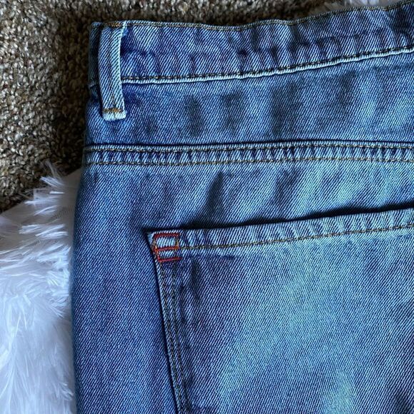 BDG Urban Outfitters Mom High Rise Distressed Jeans Size 34 - Picture 7 of 10